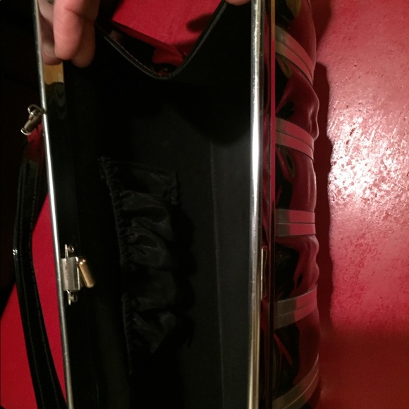 Cool black & aluminum patent leather purse - Picture 4 of 6